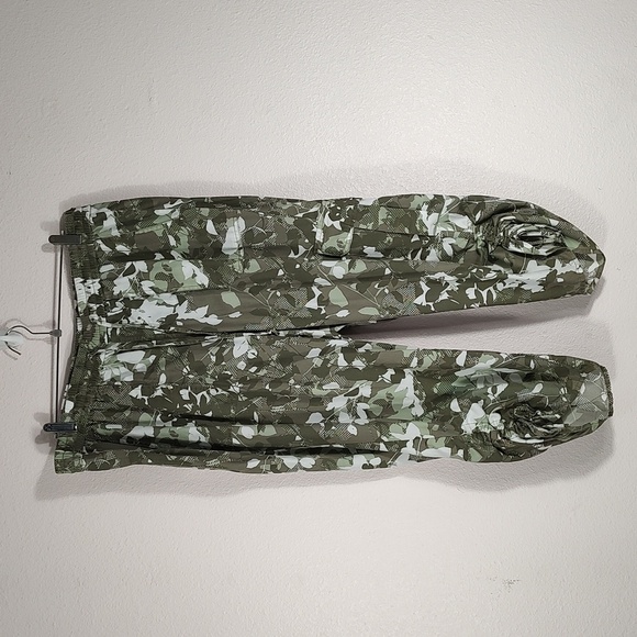 Lane Bryant Camo Pull On Drawstring Cargo Cropped Pants Size 14/16 - Picture 1 of 5